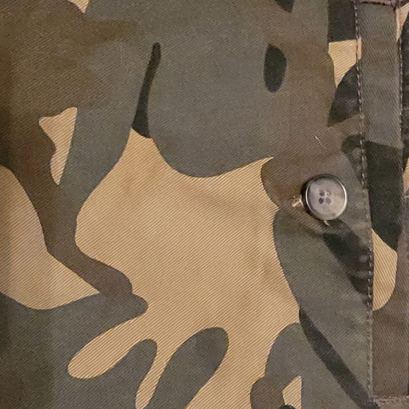 FOREVER 21 MEN CAMOUFLAGE SHORTS - Picture 2 of 10